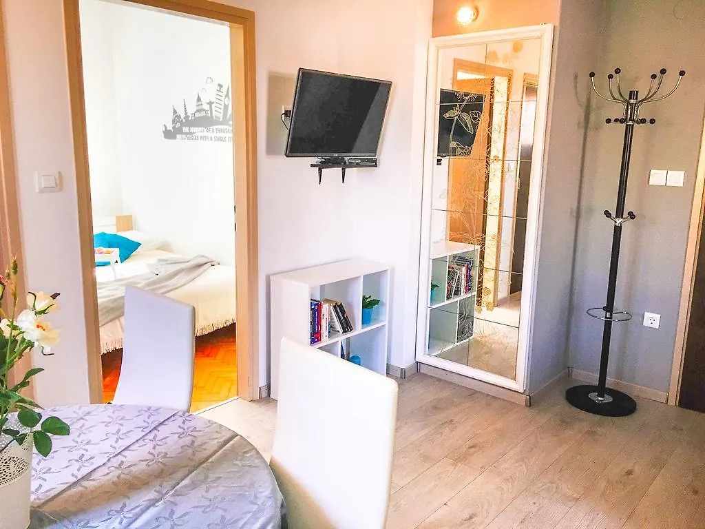 Apartments Prodan Fazana 0*,
