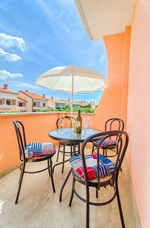 Apartments Prodan Fazana 0*,  Croatia