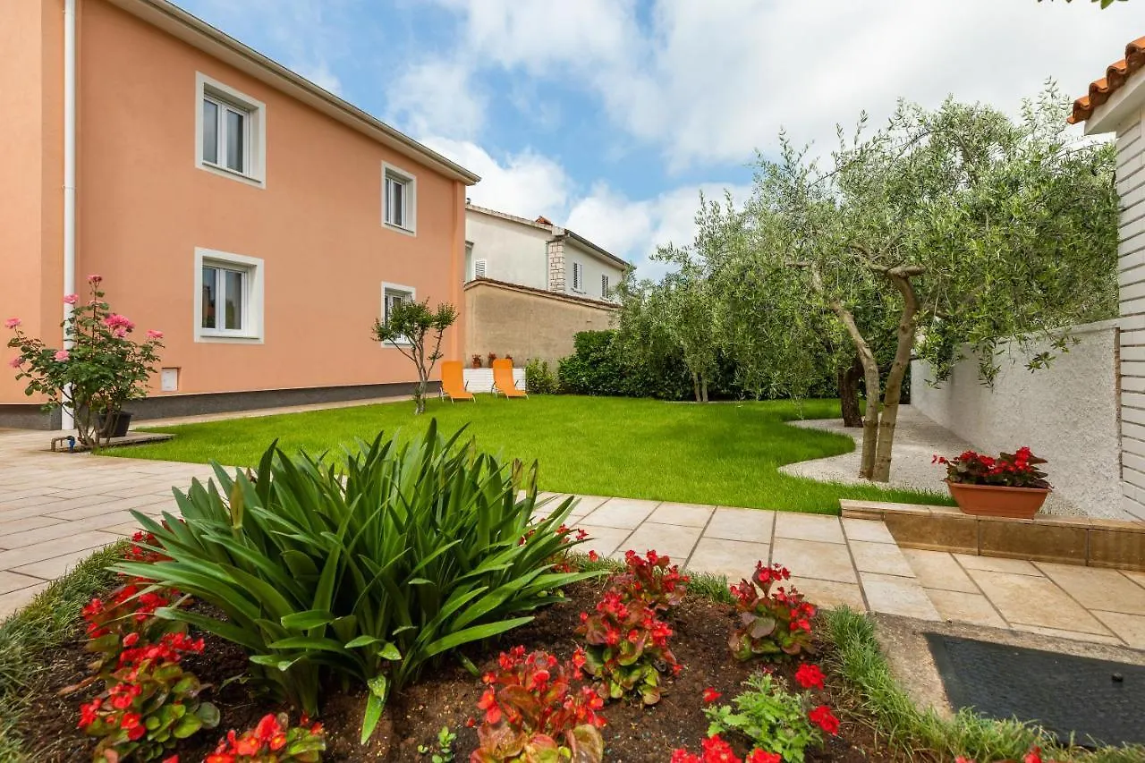 Apartments Prodan Fazana 0*,